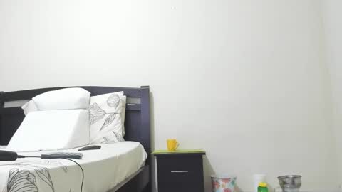 Mara online show from 10/22/25, 02:39