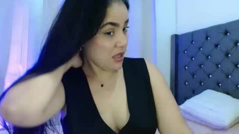 mara4sweet online show from 12/19/24, 11:35
