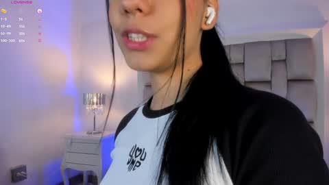 Snapshot of mara_betancurt chatting on 01/27/25, 06:09 Mara online show from 01/27/25, 06:09