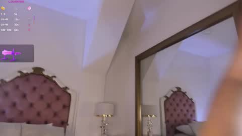 Snapshot of mara_betancurt chatting on 10/24/25, 04:20 Mara online show from 10/24/25, 04:20