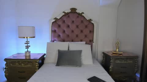 Snapshot of mara_betancurt chatting on 11/25/25, 03:28 Mara online show from 11/25/25, 03:28