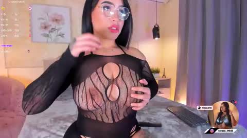 Snapshot of mara_martinez chatting on 01/19/26, 05:33 online show from 01/19/26, 05:33