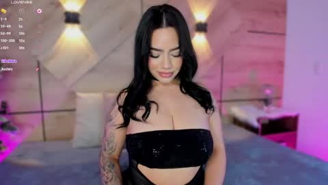 Snapshot of mara_martinez chatting on 05/19/26, 09:21 online show from 05/19/26, 09:21