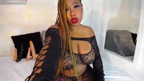 Snapshot of mara_thompsonn chatting on 06/18/26, 12:42 mara_thompsonn online show from 06/18/26, 12:42