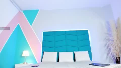 mara_winters_ online show from 11/11/25, 12:16