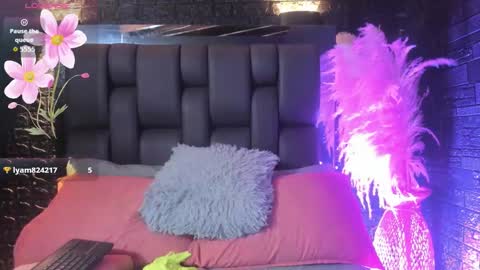 maraa_rivera online show from 12/15/25, 07:40