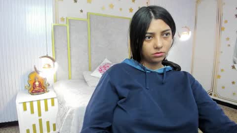 Maraluna online show from 11/30/25, 11:03