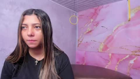 Snapshot of maraluna_ chatting on 04/21/26, 11:05 Maraluna online show from 04/21/26, 11:05
