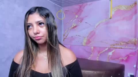 Snapshot of maraluna_ chatting on 05/04/26, 11:50 Maraluna online show from 05/04/26, 11:50