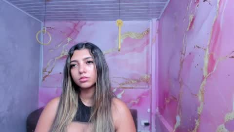 Snapshot of maraluna_ chatting on 05/11/26, 02:45 Maraluna online show from 05/11/26, 02:45