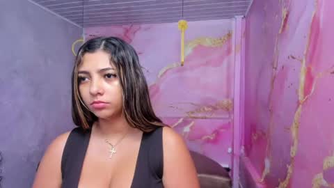 Snapshot of maraluna_ chatting on 05/15/26, 11:17 Maraluna online show from 05/15/26, 11:17