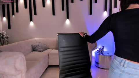 Snapshot of mararicci chatting on 01/25/25, 01:54 MARA online show from 01/25/25, 01:54