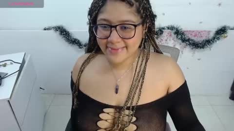 Snapshot of marasilk chatting on 12/19/25, 02:24 Mara Silk online show from 12/19/25, 02:24