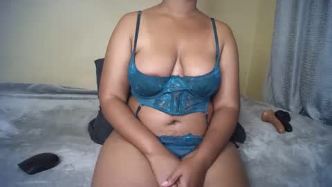 Snapshot of maraya_gold chatting on 12/22/24, 06:15 maraya_gold online show from 12/22/24, 06:15