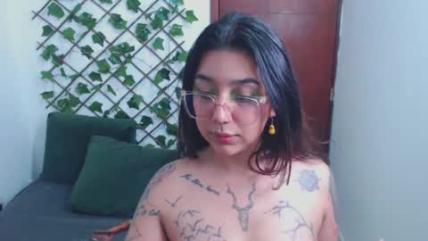 Snapshot of marce_bunny chatting on 11/08/25, 02:01 Marcela online show from 11/08/25, 02:01