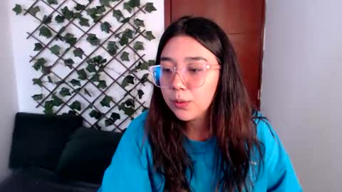 Snapshot of marce_bunny chatting on 12/05/25, 03:41 Marcela online show from 12/05/25, 03:41