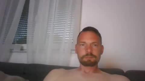 Snapshot of marcel448098 chatting on 05/27/26, 06:38 marcel448098 online show from 05/27/26, 06:38