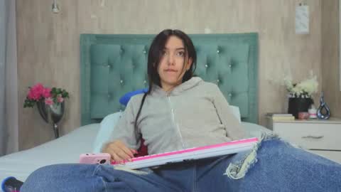 Marcela online show from 09/20/25, 09:16