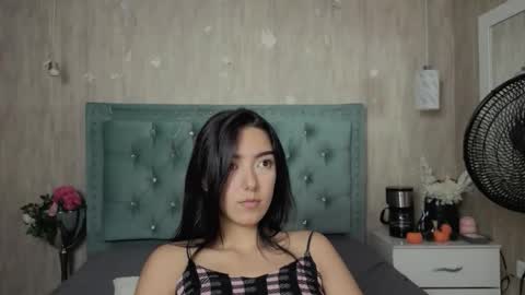 Snapshot of marcelaa_fox chatting on 03/25/26, 08:04 Marcela online show from 03/25/26, 08:04