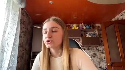 Snapshot of marcelazebell chatting on 07/08/26, 12:09 Viki online show from 07/08/26, 12:09