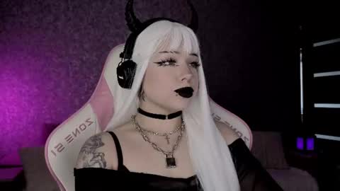 Lady Marceline online show from 06/18/26, 10:41
