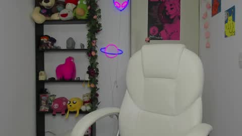 Snapshot of marcelinegh chatting on 04/11/26, 10:52 Marceline online show from 04/11/26, 10:52