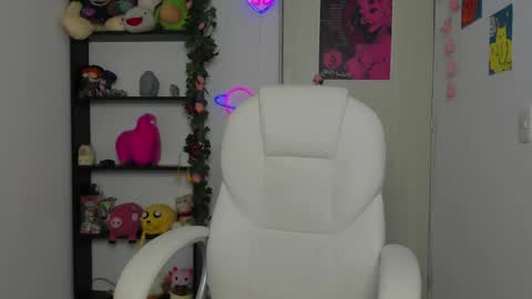 Snapshot of marcelinegh chatting on 04/15/26, 11:17 Marceline online show from 04/15/26, 11:17