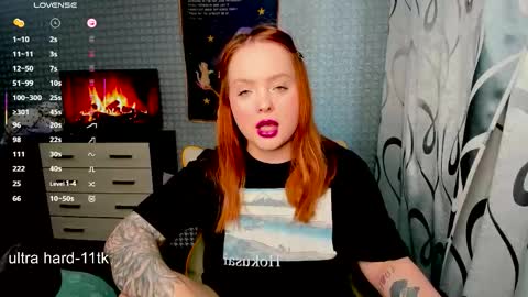 Snapshot of marcelinepeach chatting on 03/26/26, 12:33 Sara online show from 03/26/26, 12:33