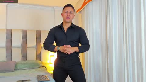 Snapshot of marcelo_costa_ chatting on 02/05/25, 10:12 Marcelo Costa online show from 02/05/25, 10:12