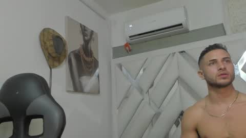 Snapshot of marcelo_dosantos77 chatting on 12/24/24, 11:22 MARCELO online show from 12/24/24, 11:22