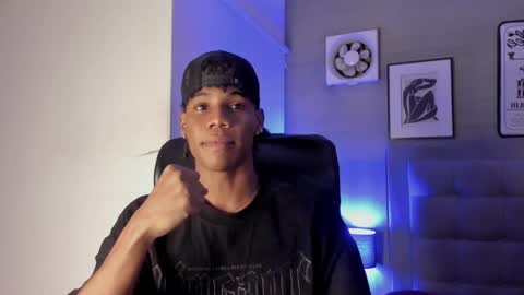 Snapshot of marcelo_dosantos77 chatting on 02/07/25, 03:45 MARCELO online show from 02/07/25, 03:45