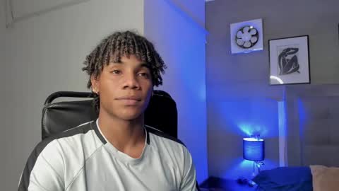 Snapshot of marcelo_dosantos77 chatting on 03/11/25, 12:44 MARCELO online show from 03/11/25, 12:44