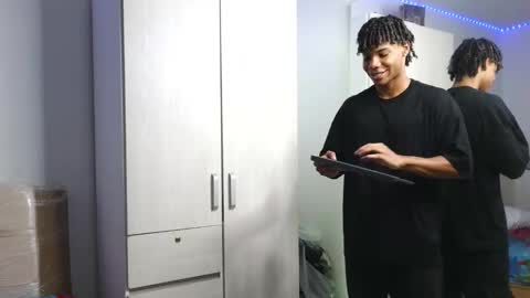 Snapshot of marcelo_dosantos77 chatting on 09/26/25, 12:42 MARCELO online show from 09/26/25, 12:42
