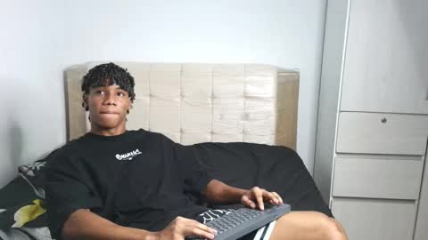 Snapshot of marcelo_dosantos77 chatting on 09/30/25, 02:00 MARCELO online show from 09/30/25, 02:00