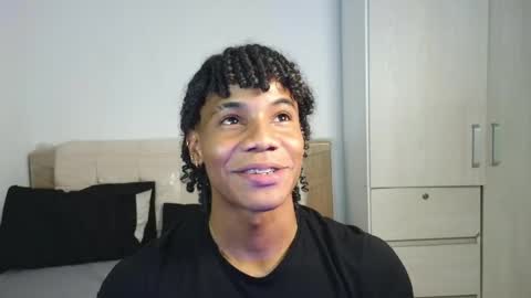 Snapshot of marcelo_dosantos77 chatting on 04/15/26, 12:17 MARCELO online show from 04/15/26, 12:17