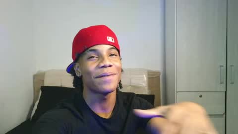 Snapshot of marcelo_dosantos77 chatting on 04/16/26, 06:30 MARCELO online show from 04/16/26, 06:30