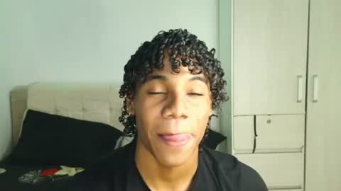 Snapshot of marcelo_dosantos77 chatting on 06/12/26, 04:06 MARCELO online show from 06/12/26, 04:06