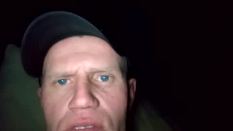 Snapshot of marcinek881906 chatting on 12/18/25, 11:55 Marcin online show from 12/18/25, 11:55