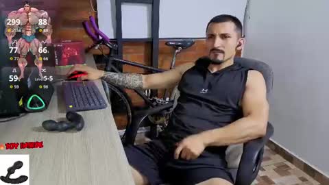 Snapshot of marckmuscle chatting on 07/18/26, 01:10 Marck Independent model online show from 07/18/26, 01:10