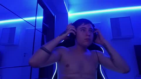 Snapshot of marckoken chatting on 02/04/25, 02:28 Markos online show from 02/04/25, 02:28