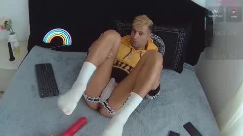 silas online show from 10/31/25, 07:09