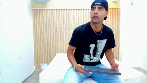 Snapshot of marco_spencer chatting on 11/10/25, 03:11 MARCO online show from 11/10/25, 03:11