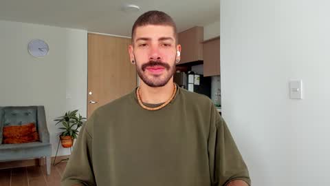 Snapshot of marco_tahani_ chatting on 01/06/25, 12:46 Marco IG marco tahani online show from 01/06/25, 12:46