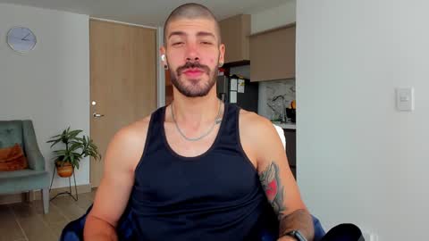 Snapshot of marco_tahani_ chatting on 01/10/25, 01:52 Marco IG marco tahani online show from 01/10/25, 01:52