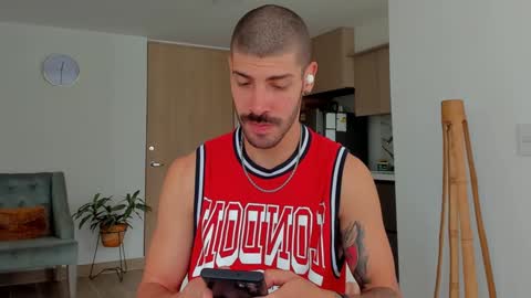 Snapshot of marco_tahani_ chatting on 01/29/25, 04:30 Marco IG marco tahani online show from 01/29/25, 04:30