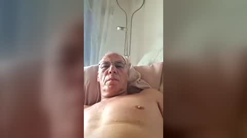 Snapshot of marcolindoone chatting on 07/19/26, 10:30 marcolindoone online show from 07/19/26, 10:30