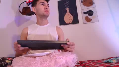 Snapshot of marcus_fire chatting on 10/29/25, 12:24 marcus_fire online show from 10/29/25, 12:24