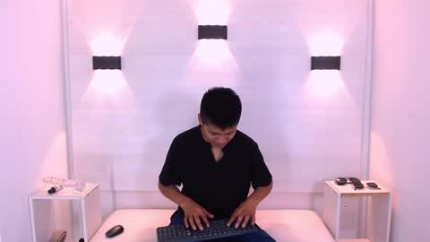 marcus hans online show from 10/18/25, 12:28