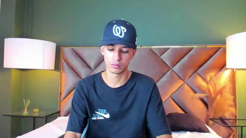 Snapshot of marcus_jeron chatting on 09/20/25, 04:35 marcus_jeron online show from 09/20/25, 04:35