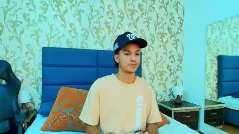 Snapshot of marcus_jeron chatting on 09/23/25, 02:36 marcus_jeron online show from 09/23/25, 02:36